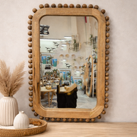 מראה מלבנית מעץ עם מסגרת חרוזים