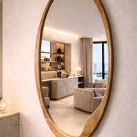 מראה אמורפית ייחודית בעיצוב מודרני ונקי