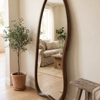 מראת גוף מעוצבת מעץ אגוז מלא – קימורים טבעיים