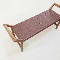 Gasly ספסל מעץ טיק ועור