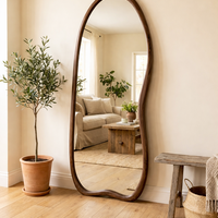 מראת גוף מעוצבת מעץ אגוז מלא – קימורים טבעיים