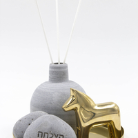 פסל סוס דקורטיבי זהב