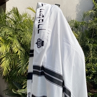 טלית מהודרת פסים שחורים עם עטרה ופינות צבע שחור 