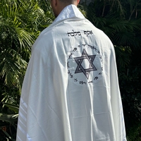 טלית מופת חתנים מוהדרת עם רקמה שחורה מפוארת + שם