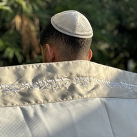 טלית חתנים מהודרת עטרה אפורה מקטיפה 