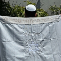 טלית מהודרת לגבר / לחתן עם עטרה, פינות ורקמה מפוארת!