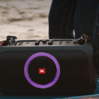 רמקול מסיבות נייד בידורית עם מיקרופון אלחוטי JBL PartyBox On-The-Go 2 - יבואן רשמי - צבע שחור