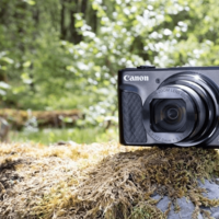 מצלמה דיגיטלית כולל נרתיק מקורי וחצובה קנון Canon PowerShot SX740 HS Lite Edition Travel Kit - תפריט בעברית - 3 שנות אחריות - צבע שחור