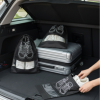 תיק אחסון והגנה לנעליים לנסיעות.