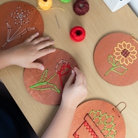 רקמה על עץ! פרחים :)