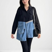 חולצת אוברסייז מעוצבת בשילוב בד שחור ודנים (ג'ינס) עם מכפלת א-סימטרית