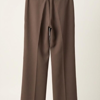 מכנסיים מחויטים בצבע חום שוקולד עמוק - גזרה ישרה וארוכה - מותן גבוהה עם קפל מרכזי אלגנטי