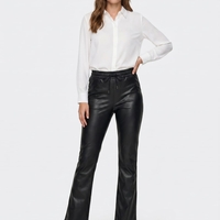 כותרת: מכנסי דמוי עור יוקרתיים - קולקציית ANTIGO