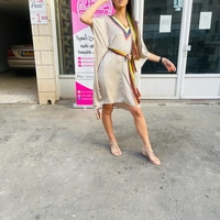 שמלת חוף קצרה עם חגורה