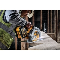 מסור עגול נטען בראשלס ¼7 דיוולט 18/20/54V דגם DeWalt FLEXVOLT Advantage DCS573 (גוף בלבד)