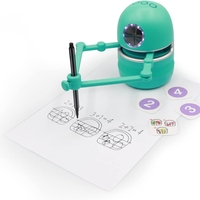 קווינסי הרובוט היצירתי דובר אנגלית