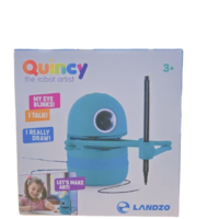 קווינסי הרובוט היצירתי דובר אנגלית