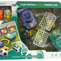 מכונית מתנגשות עם שלט רחוק של כדורגל