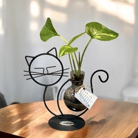 מעמד דקורטיבי חתול בשילוב אבני הקריסטל