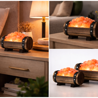 מנורת מלח בכלי עץ חבית