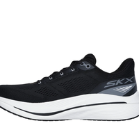 SKECHERS GOrun Max Cushioning - Propulsion סקצ'רס גברים שחור לבן