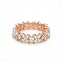 טבעת פרח משובצת - רוז גולד