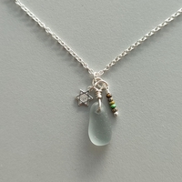 שרשרת כסף וזכוכית ים אפורה ומגן דוד