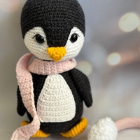 בובת פינגווין סרוגה בעבודת יד