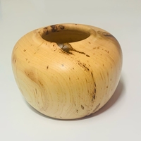 אגרטל עץ רחב חרוט מעץ פקאן בעבודת יד