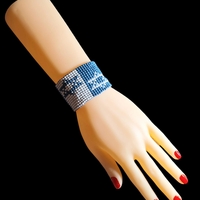 צמיד חרוזיונציה בשיטת אריגה בנול -מגן דוד