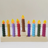 חנוכיית משחק מעץ ולבד