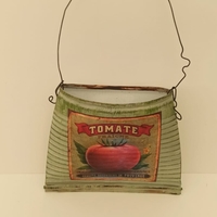 קופסאת פח מעוכה ממוחזרת עם ידית- TOMATO