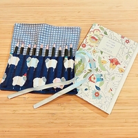 ערכת צביעה- קלמר רול ,עפרונות וחוברת צביעה