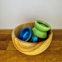 קערית נוי מעץ חרוב בעבודת יד
