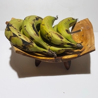 צלחת הגשה מגולפת בעבודת יד מעץ ברוש