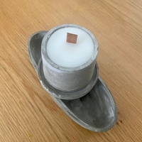 נר מפיץ ריח בניחוח מרענן ועדין