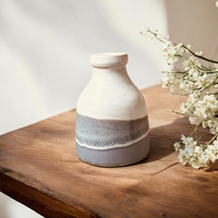 2 כדים מקרמיקה בעבודת יד בגדלים שונים