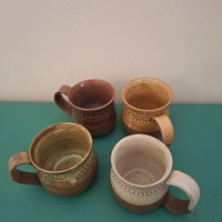 4 ספלי מאג בצבעים בעבודת יד