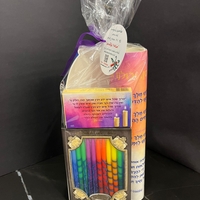 מארז חגיגי לחנוכה- פלייסמנט, נרות מקושטים וגפרורים