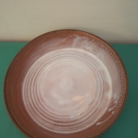 קערה ורדרדה מחימר בעבודת יד