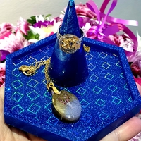 קונוס מחזיק לטבעות בגוון כחול עמוק