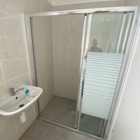 קלאסיק -מקלחון חזית קבוע ו 2 דלתות הזזה