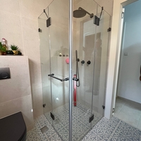 מקלחוני צירים בגרפיט