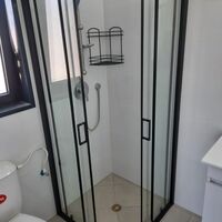 BS -10 מקלחון פינתי הזזה שחור