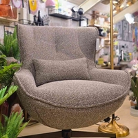 כורסת בנקר והדום