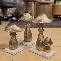 פטריית ברזל מוזהבת קטנה