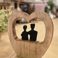 פסל זוג בלב