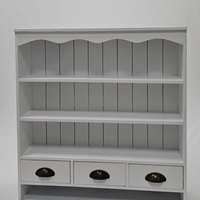 ארונית תליה לבנה