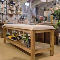 ספסל עץ מרופד