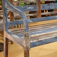 ספסל עץ מהגוני גווני חום כחול